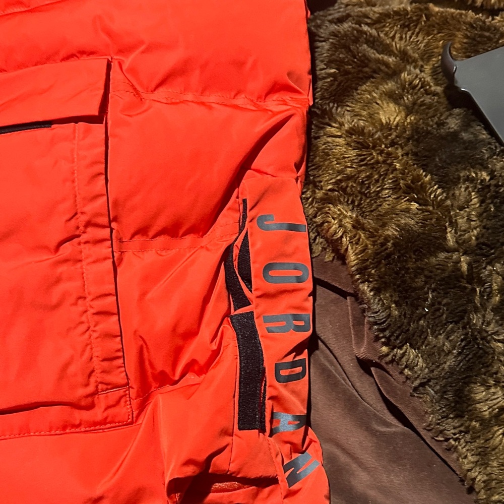 Jordan Red Quilted Puffer Vest with Jumpman Emblem - Picture 4 of 6